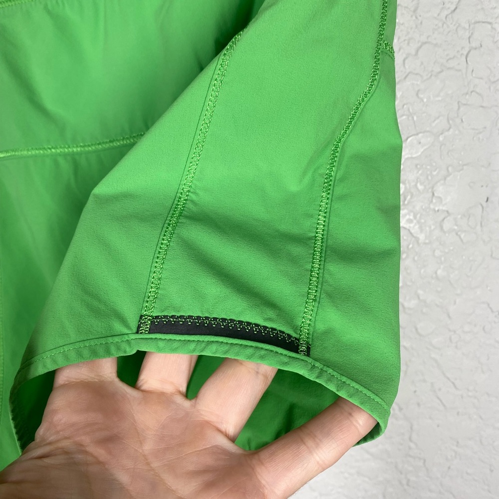 Lululemon Solid Green Crossover Front Shorts 8 - image 5